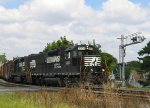 NS 5509 leads train PL05 towards the old yard